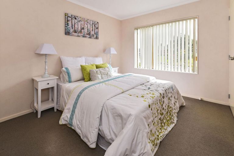 Photo of property in 26 Foxlaw Street, Randwick Park, Auckland, 2105