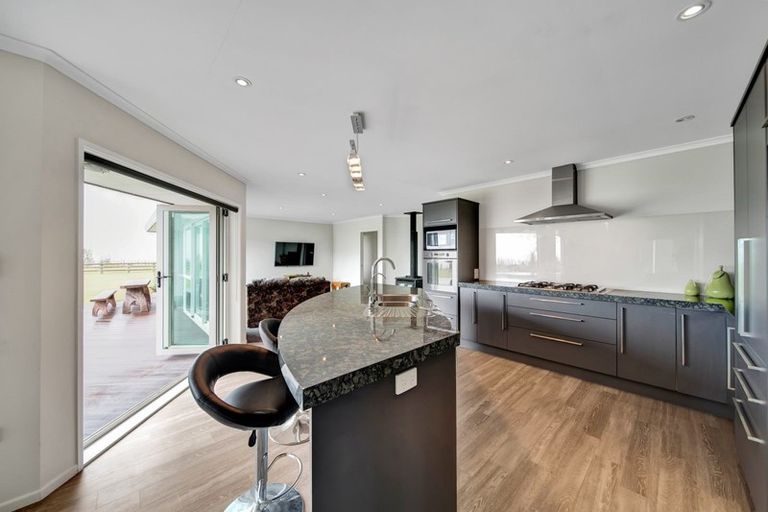 Photo of property in 72 Turangi Road, Motunui, Waitara, 4383