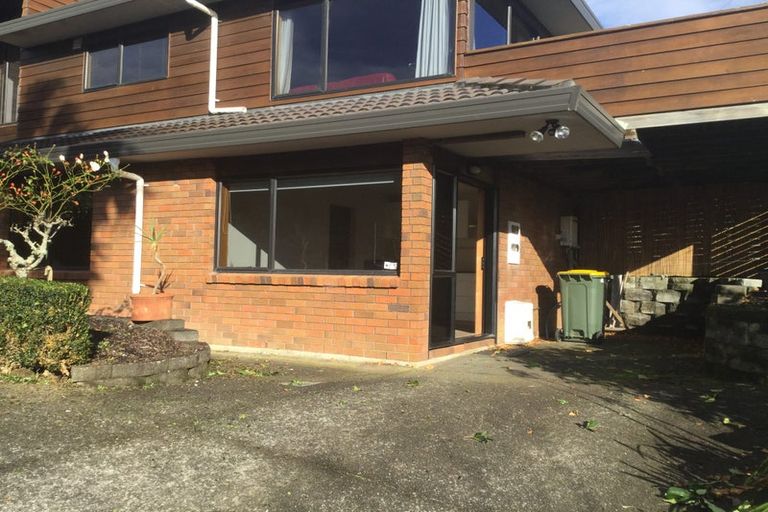 Photo of property in 20a Garadice Road, Rothesay Bay, Auckland, 0630