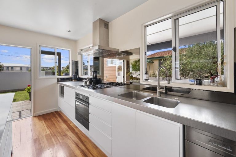 Photo of property in 108 Charles Street, Westshore, Napier, 4110