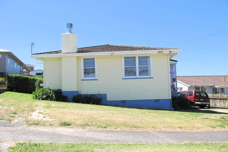 Photo of property in 14 Tuki Street, Titahi Bay, Porirua, 5022