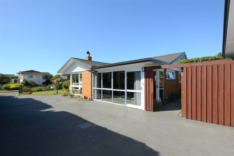 Photo of property in 27 Hillcrest Place, Avonhead, Christchurch, 8042