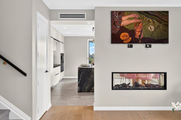 Photo of property in 1 Taku Close, Long Bay, Auckland, 0630