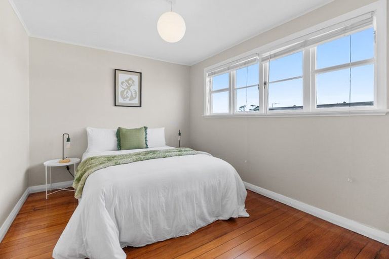 Photo of property in 1092 Great North Road, Point Chevalier, Auckland, 1022