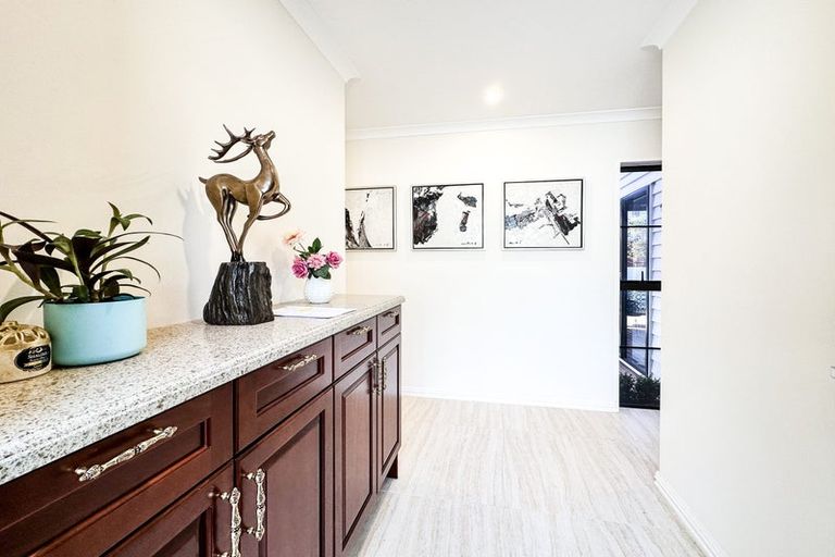 Photo of property in 25a Rothesay Bay Road, Rothesay Bay, Auckland, 0630