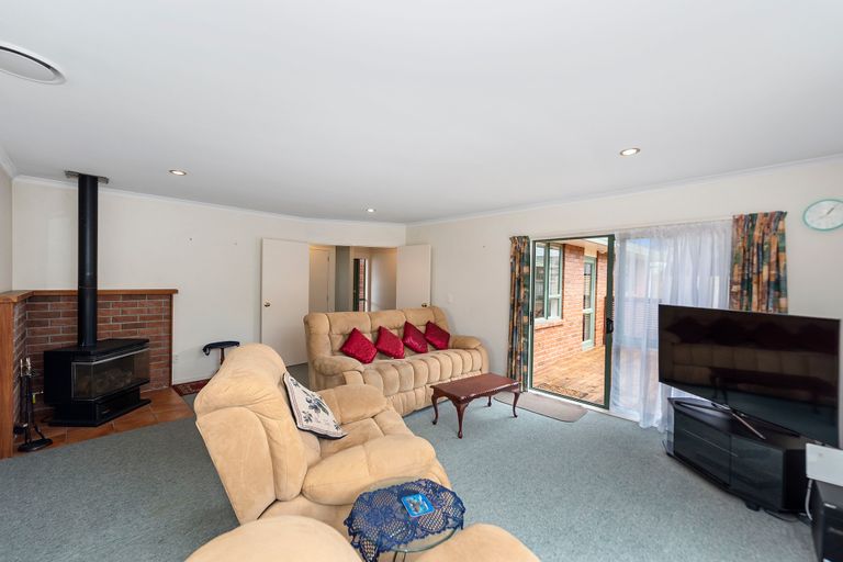 Photo of property in 25 Newfield Drive, Fairview Downs, Hamilton, 3214