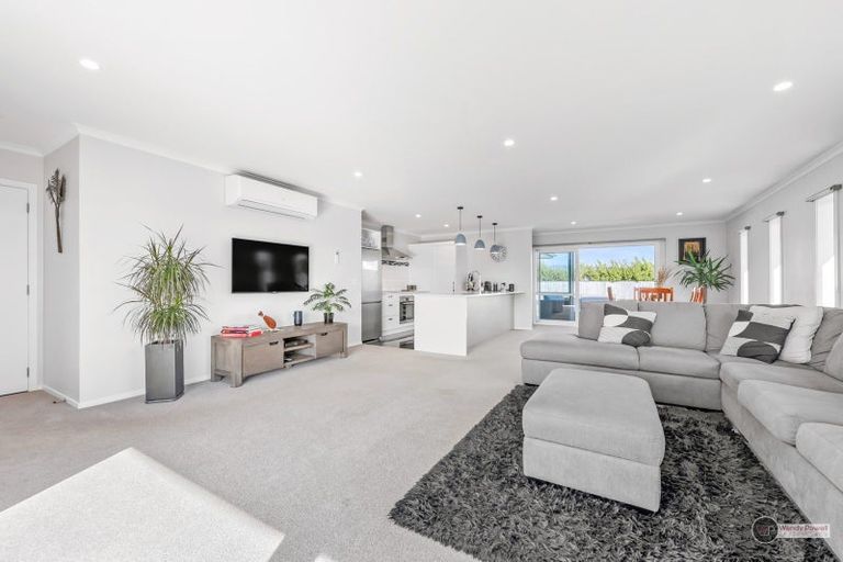 Photo of property in 12 Gardner Place, Otaki, 5512