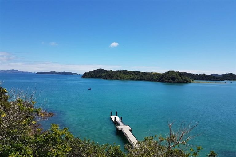 Photo of property in 250 Paroa Bay Road, Russell, 0272