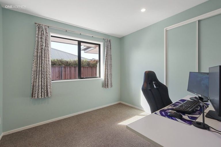 Photo of property in 10 Manuka Street, Pegasus, 7612