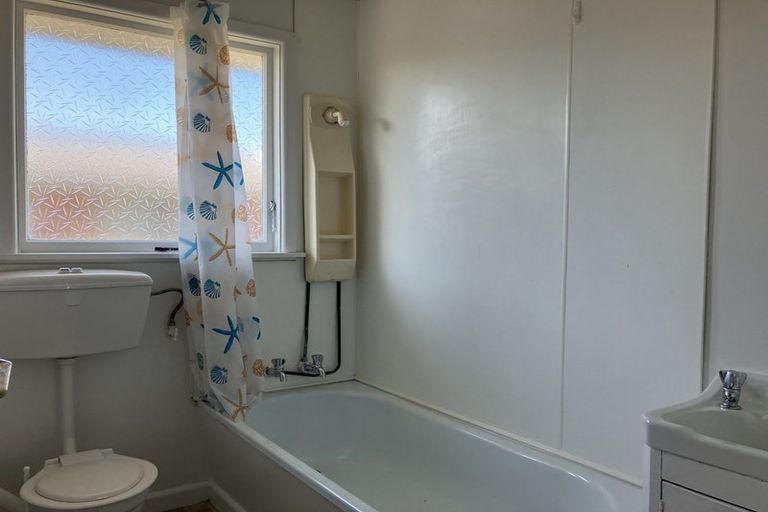 Photo of property in 2/26 Edgeware Road, St Albans, Christchurch, 8014