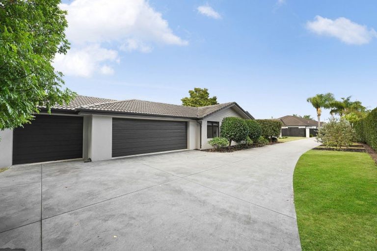 Photo of property in 16 Hampshire Court, Flagstaff, Hamilton, 3210