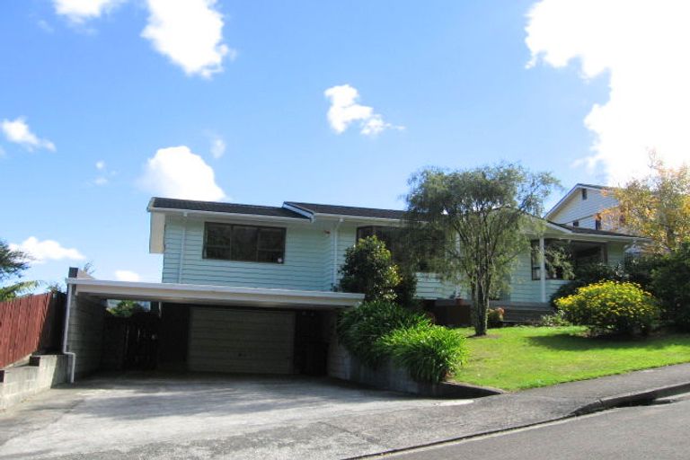 Photo of property in 5 Arundel Grove, Silverstream, Upper Hutt, 5019
