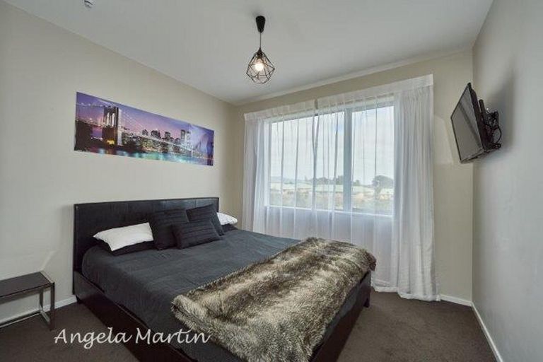 Photo of property in 140 Ruapehu Drive, Fitzherbert, Palmerston North, 4410