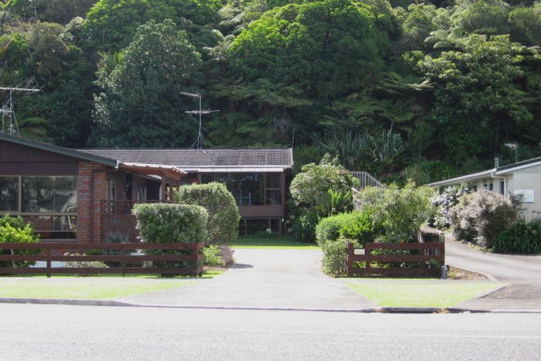 Photo of property in 2/11 Woodlands Crescent, Browns Bay, Auckland, 0630
