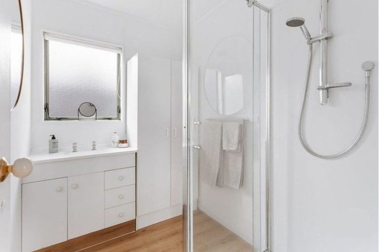 Photo of property in 21b Dingadee Street, Welcome Bay, Tauranga, 3112