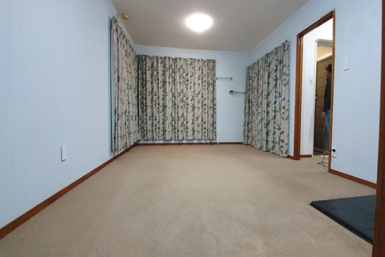 Photo of property in 34 Chislehurst Street, Henderson, Auckland, 0612