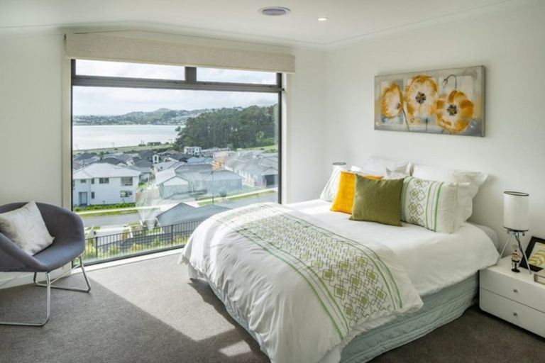 Photo of property in 22 Waitaria Terrace, Aotea, Porirua, 5024