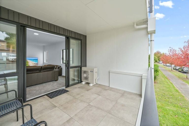 Photo of property in 20/11 Carlos Drive, Flat Bush, Auckland, 2016