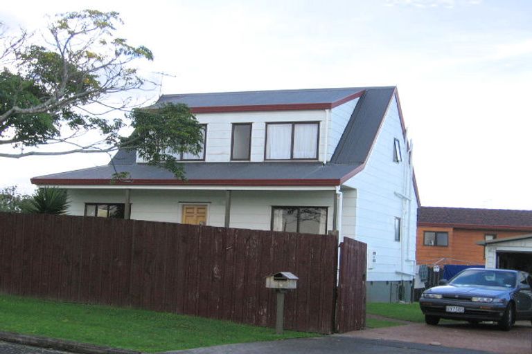 Photo of property in 2 Coubray Place, Botany Downs, Auckland, 2010