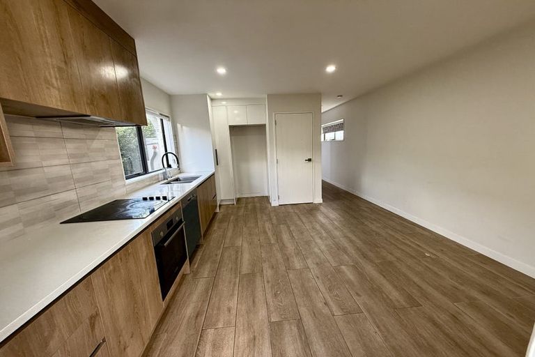 Photo of property in 1/4017 Great North Road, Glen Eden, Auckland, 0602