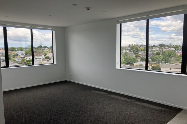 Photo of property in 407/3 Rauemi Way, Te Atatu South, Auckland, 0610