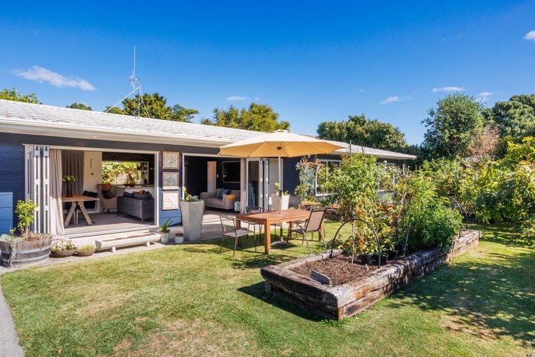 Photo of property in 16 Mudgway Place, Awapuni, Palmerston North, 4412