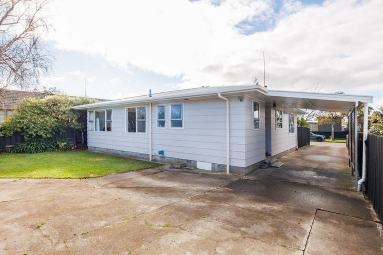Photo of property in 4 Acacia Street, Kelvin Grove, Palmerston North, 4414