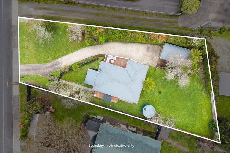 Photo of property in 35 Riverhead Road, Kumeu, 0810