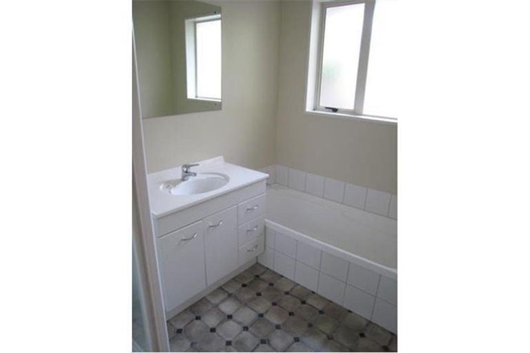 Photo of property in 14 Kydd Lane, Hornby, Christchurch, 8042