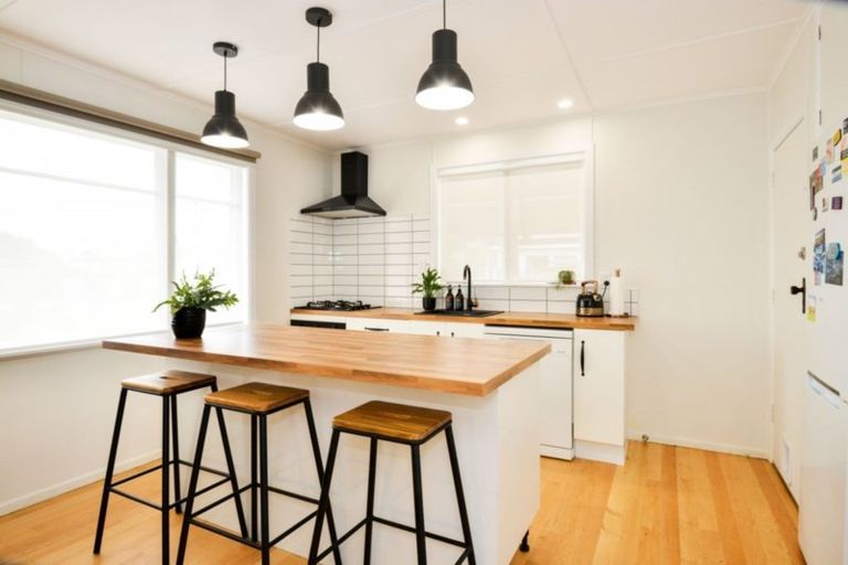 Photo of property in 1 Kiwi Street, Makaraka, Gisborne, 4010