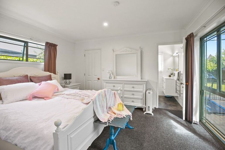 Photo of property in 6 Bouverie Crescent, Flagstaff, Hamilton, 3210