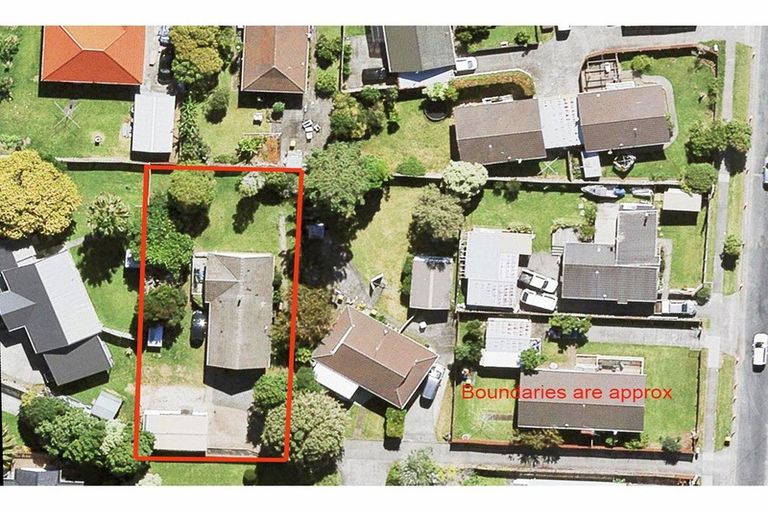 Photo of property in 99 Bruce Mclaren Road, Henderson, Auckland, 0612