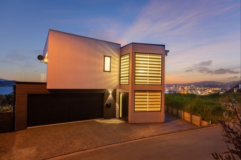 Photo of property in 10 Satchell Way, Kaiwharawhara, Wellington, 6035