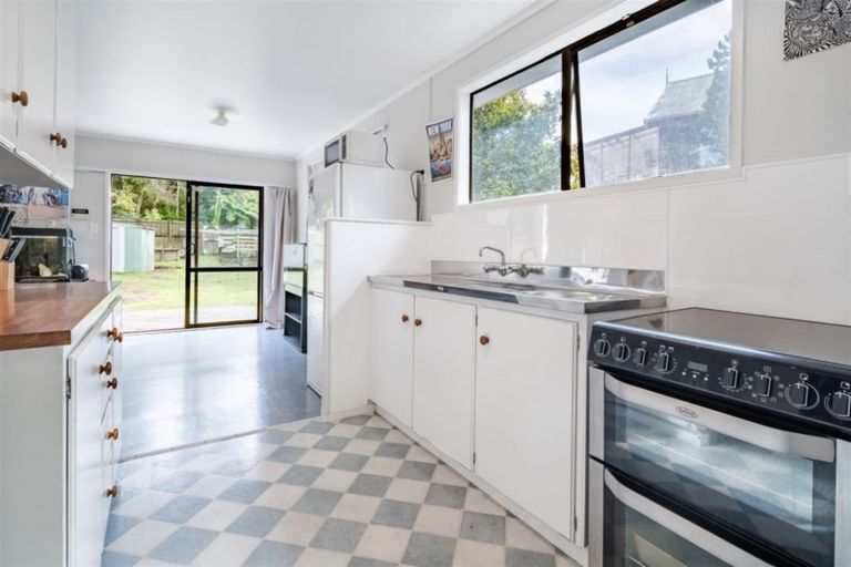 Photo of property in 90 Kemp Road, Massey, Auckland, 0614