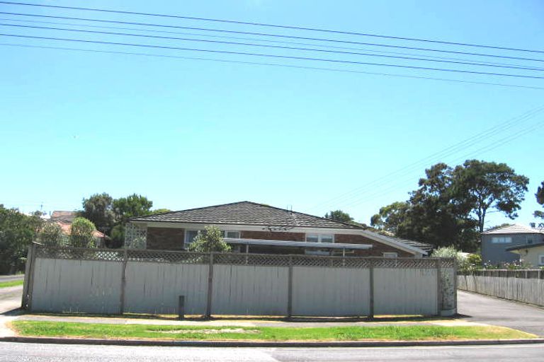 Photo of property in 2/120 Nile Road, Milford, Auckland, 0620