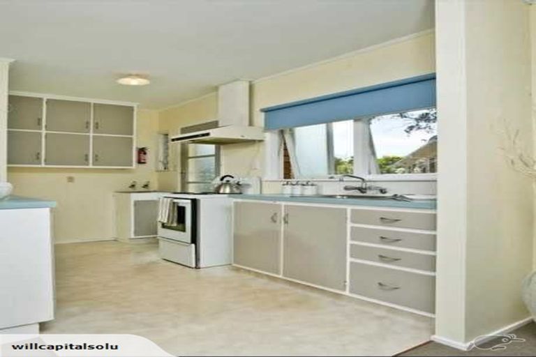 Photo of property in 1/53 Ayton Drive, Totara Vale, Auckland, 0629