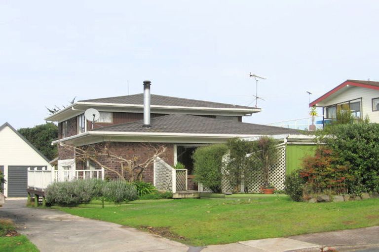 Photo of property in 31 Albatross Road, Red Beach, 0932