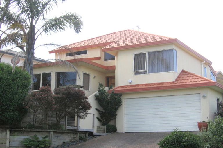 Photo of property in 2/4 Arirang Rise, Pinehill, Auckland, 0632