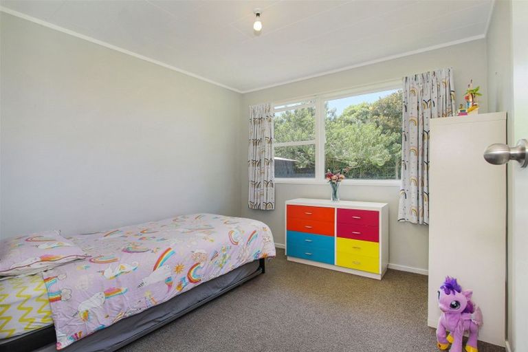 Photo of property in 11 Taihiki Road, Clarks Beach, 2122