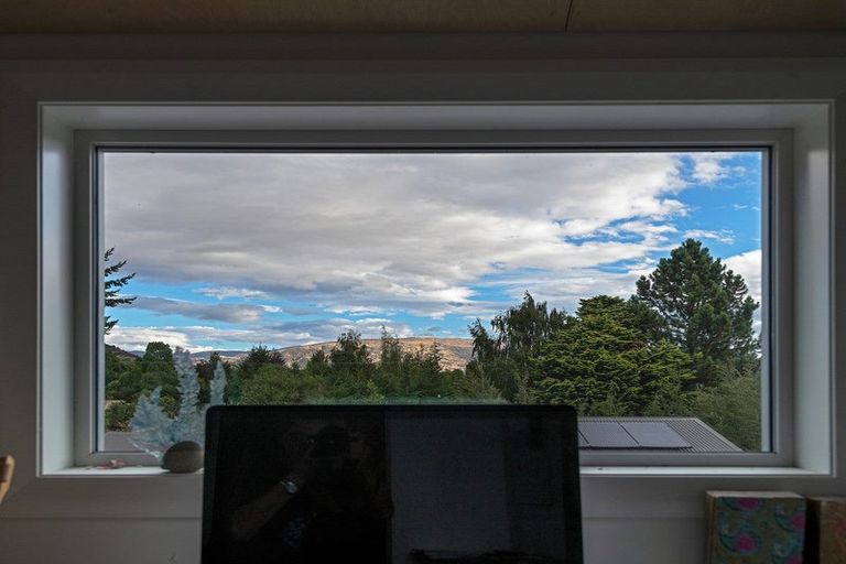 Photo of property in 2 Wineberry Lane, Wanaka, 9305