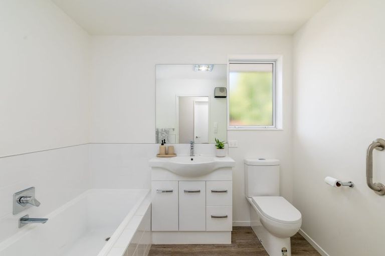 Photo of property in 30 Woodgrove Avenue, North New Brighton, Christchurch, 8083