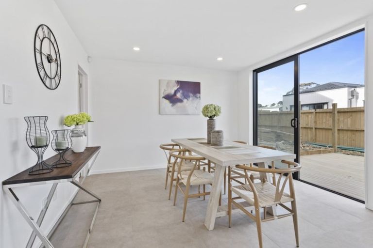 Photo of property in 36 Waihou Crescent, Albany Heights, Auckland, 0632