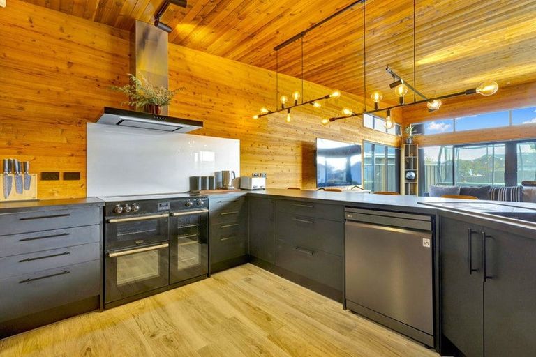 Photo of property in 18 Helicon Street, Pegasus, 7612