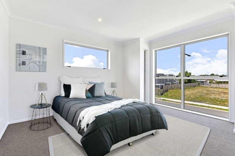 Photo of property in 14 Couldrey Crescent, Red Beach, 0932