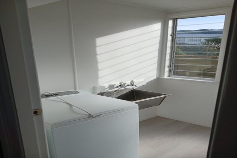 Photo of property in 37 Tremewan Street, Tawa, Wellington, 5028