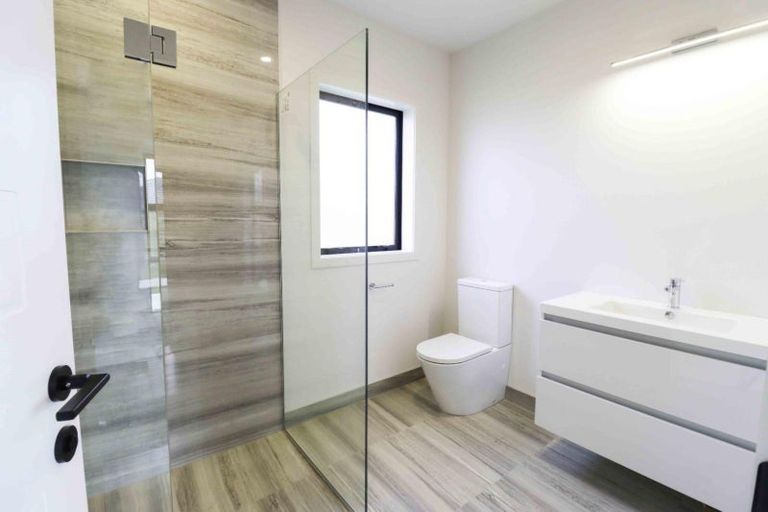 Photo of property in 42 Sardinia Grove, Fitzherbert, Palmerston North, 4410