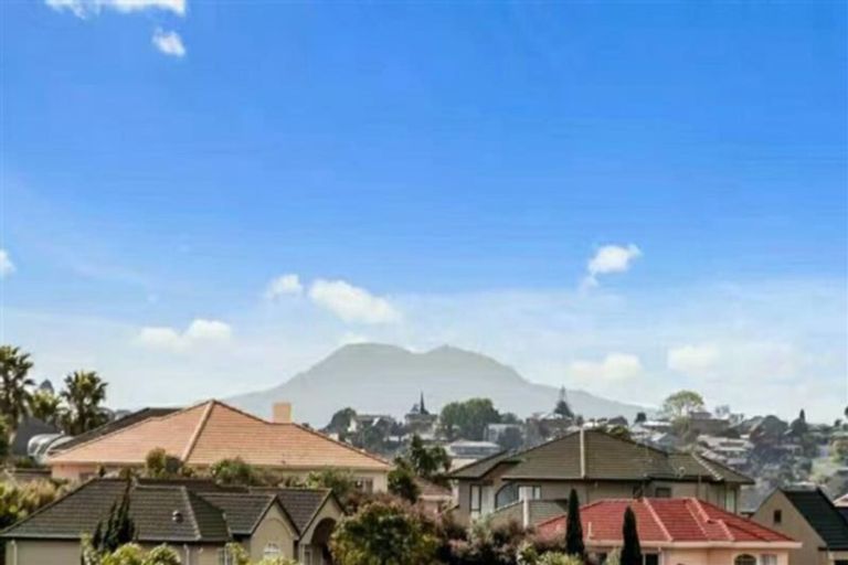 Photo of property in 32 Westerham Drive, Dannemora, Auckland, 2016