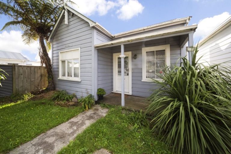 Photo of property in 163 Lemon Street, Strandon, New Plymouth, 4312