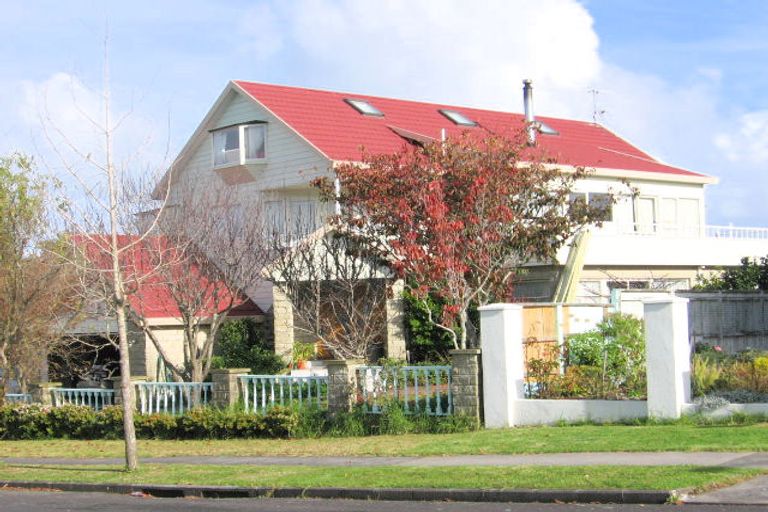 Photo of property in 33 Calluna Crescent, Totara Heights, Auckland, 2105