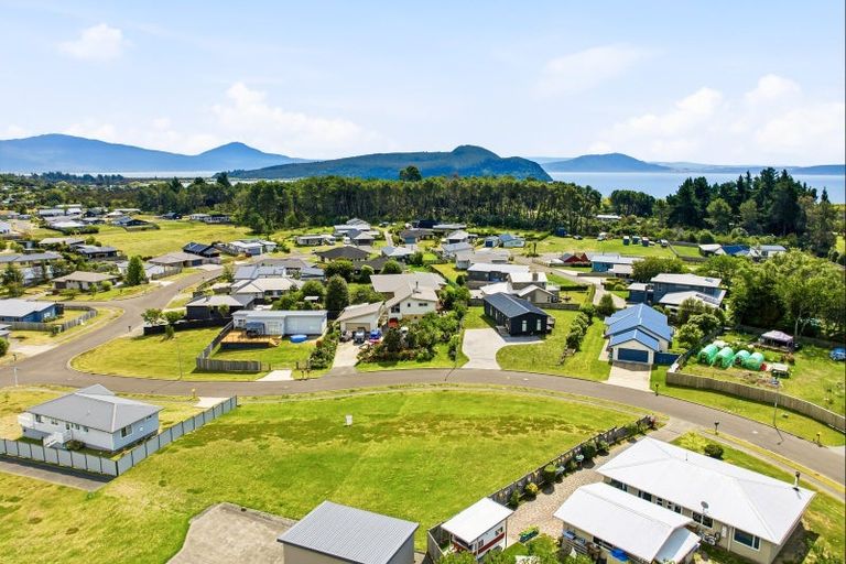 Photo of property in 8 Wai Kite Kite Place, Motuoapa, 3382